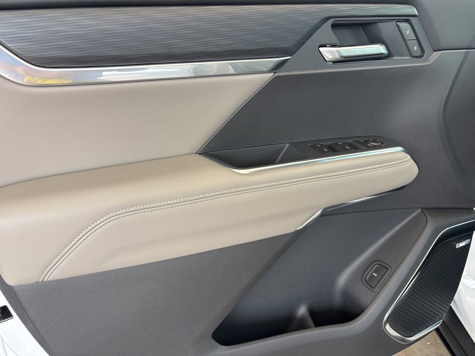 New 2026 GMC Acadia Elevation image 10