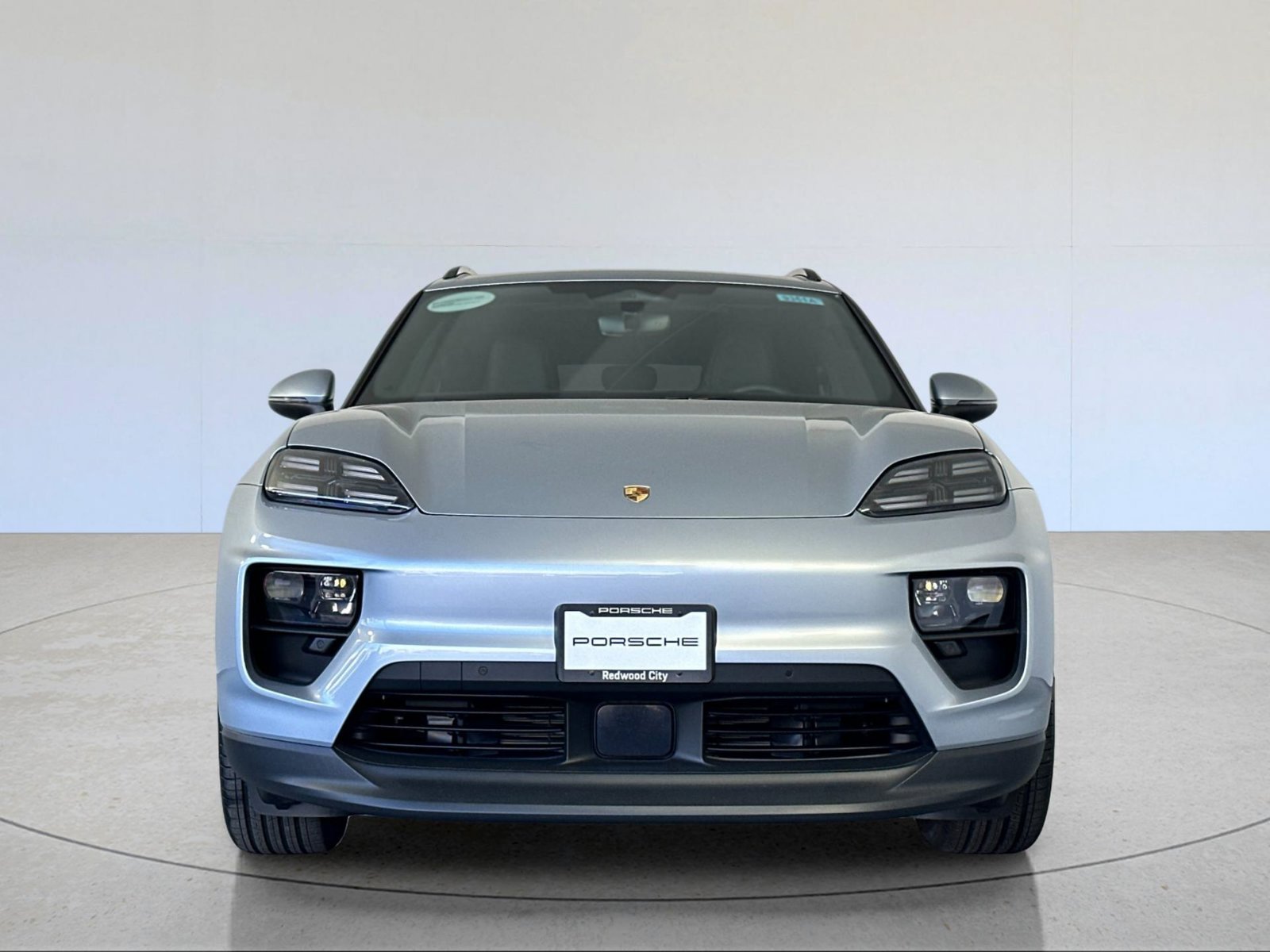 Certified 2025 Porsche Macan Electric RWD image 11