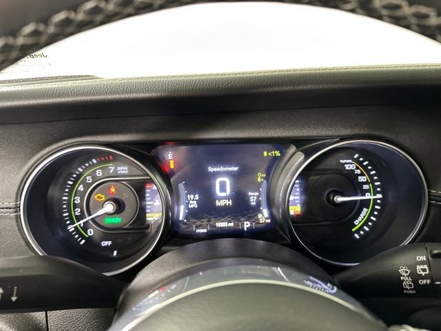 Used 2023 Jeep Wrangler Unlimited Sahara w/ Cold Weather Group image 17