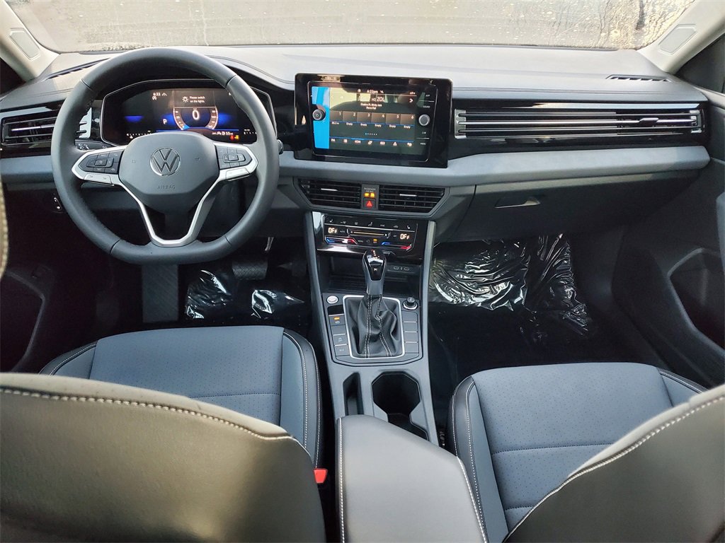 New 2025 Volkswagen Jetta SE image 6