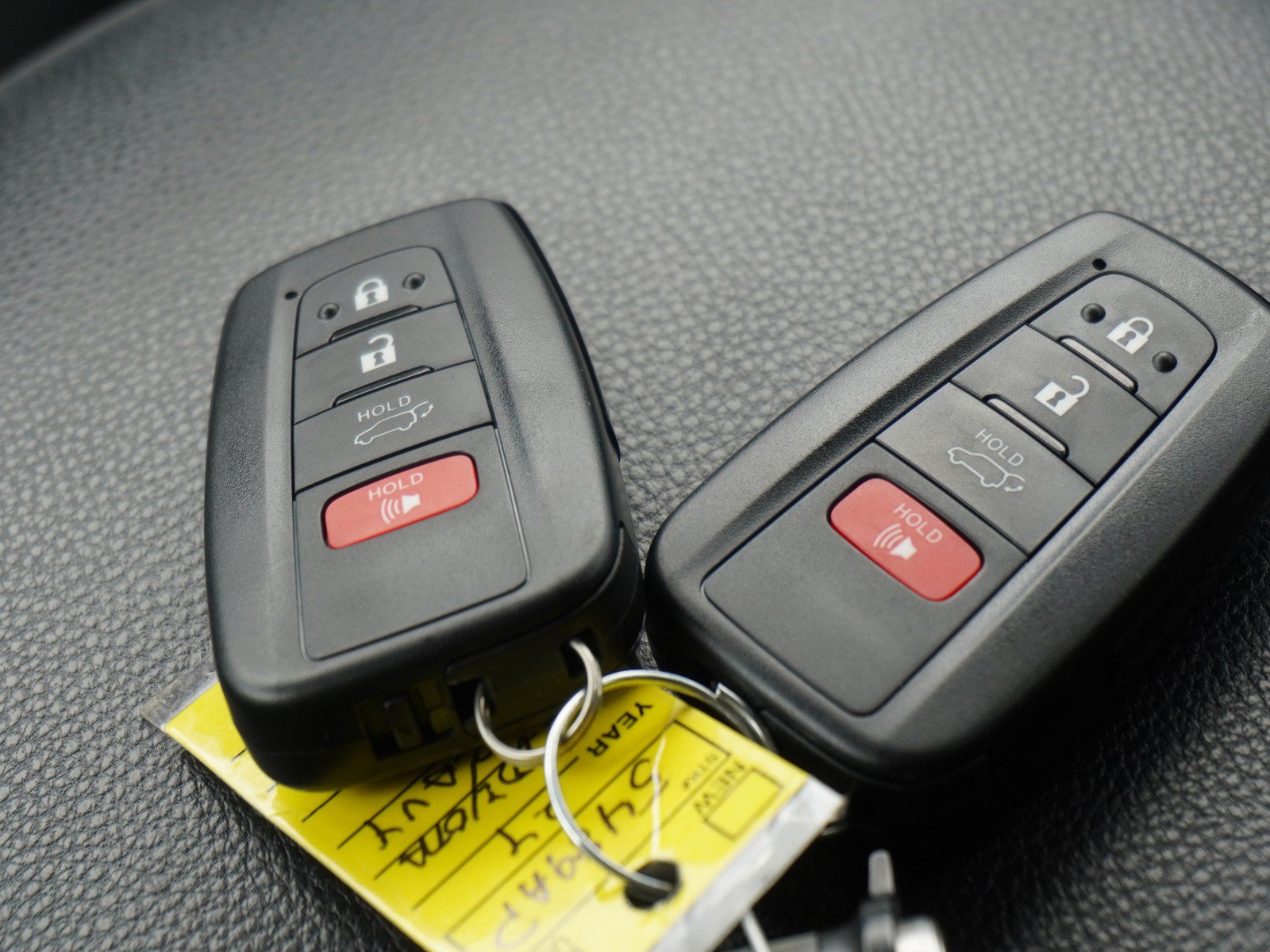 Used 2024 Toyota RAV4 XLE w/ Convenience Package FWD image 18