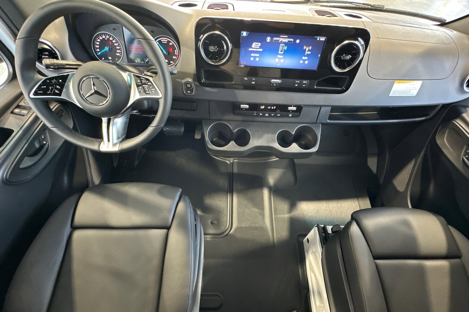 New 2024 Mercedes-Benz eSprinter 170 Cargo image 12