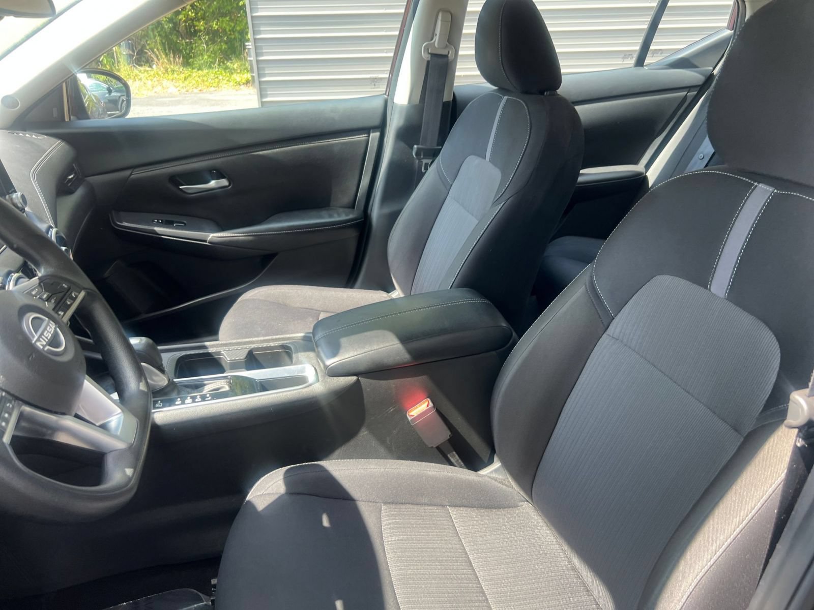 Used 2025 Nissan Sentra SV FWD image 30