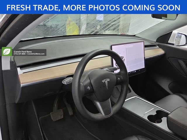 Used 2022 Tesla Model Y Long Range image 9