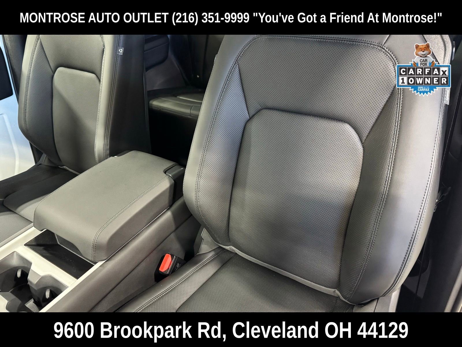 Used 2025 Land Rover Defender 90 X-Dynamic SE image 29