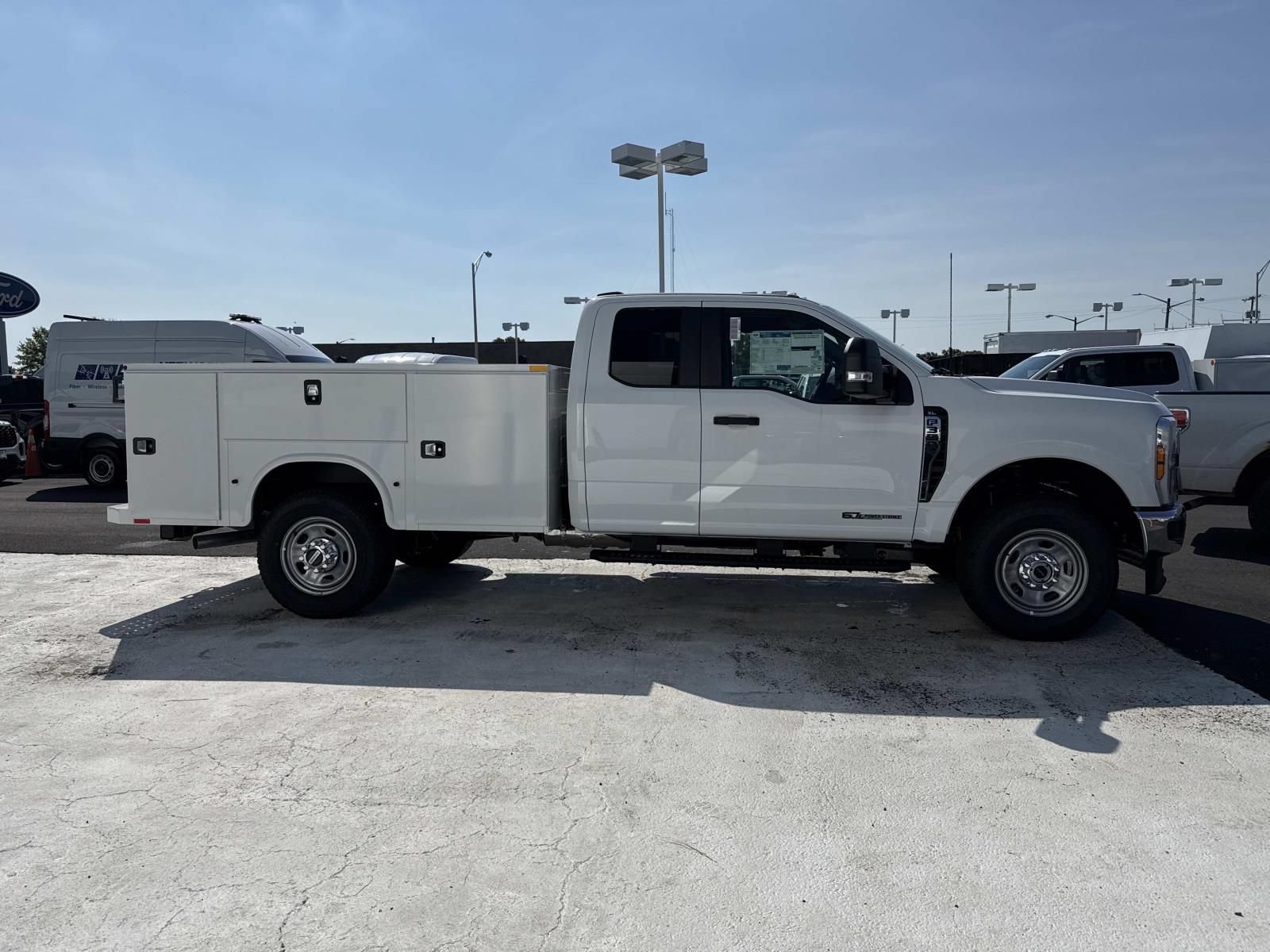 New 2026 Ford F350 XL w/ XL Chrome Package AWD/4WD image 2