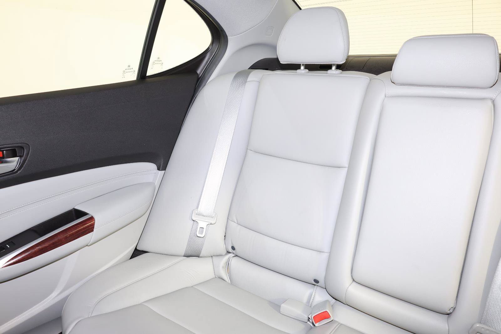 Used 2016 Acura TLX FWD image 12