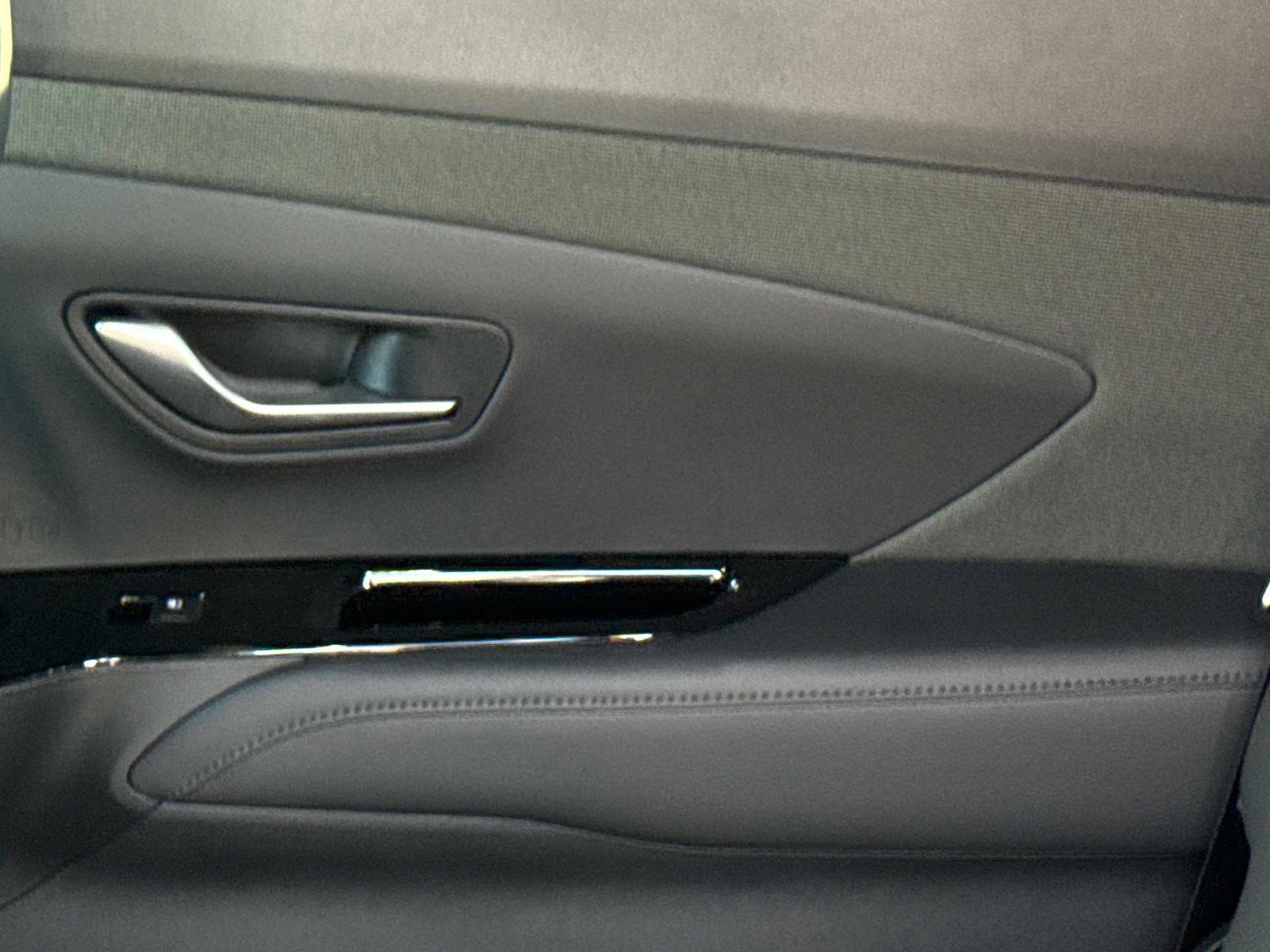 Used 2024 Hyundai Santa Cruz Limited image 14