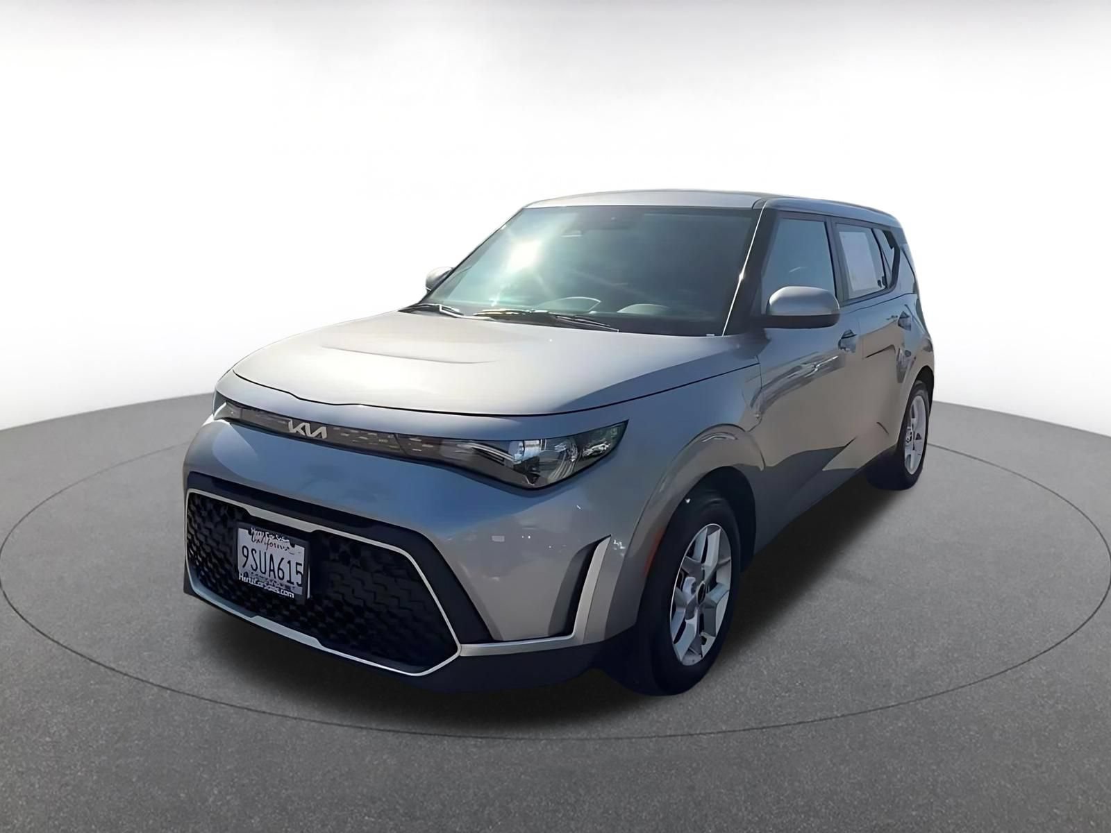 Used 2025 Kia Soul LX w/ LX Technology Package FWD image 6