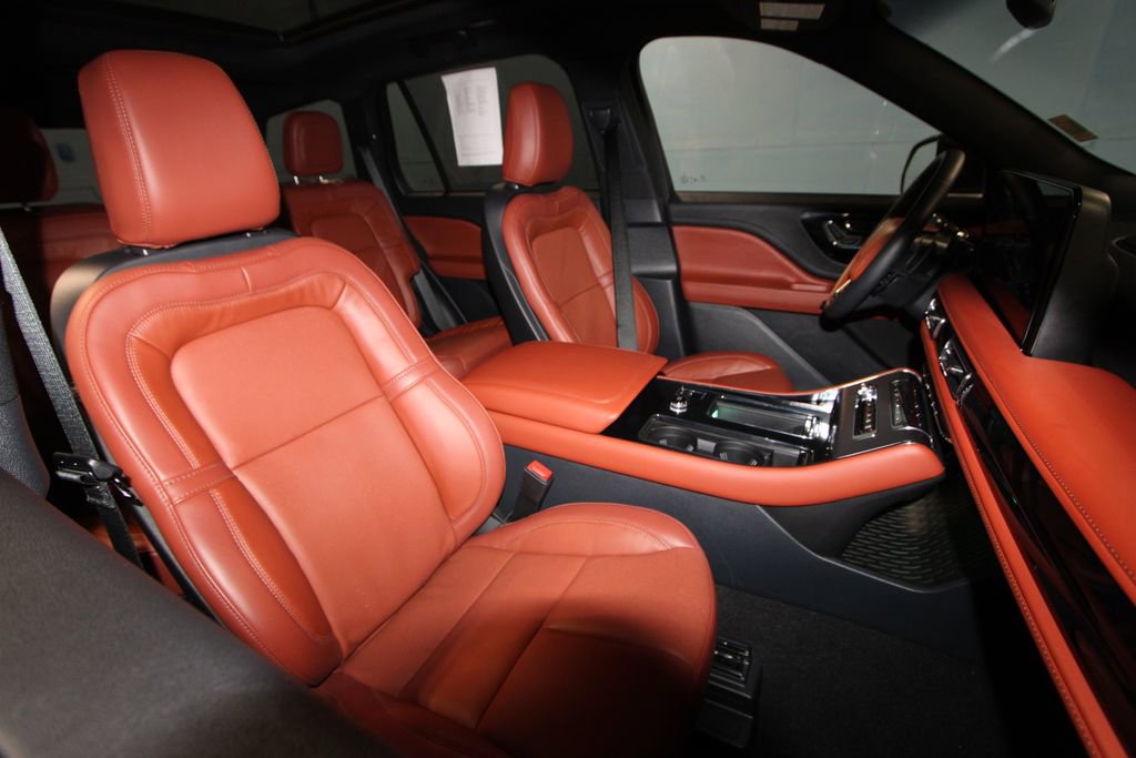 Used 2025 Lincoln Aviator Reserve w/ Jet Appearance Package image 24