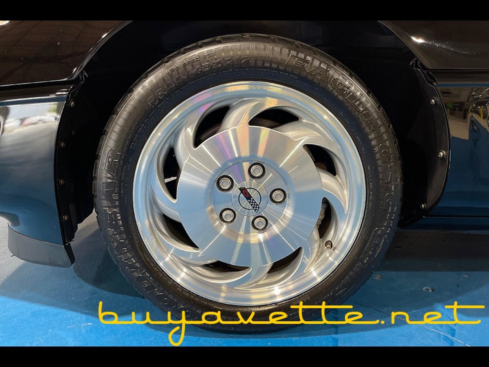 Used 1996 Chevrolet Corvette Convertible RWD image 12
