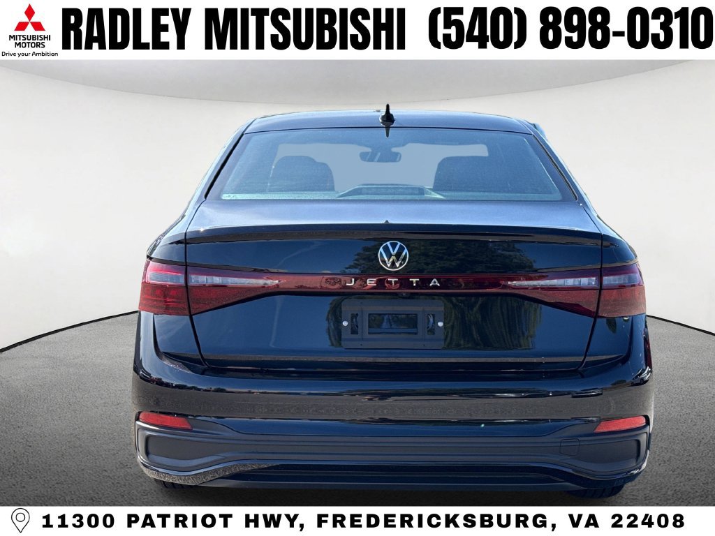Used 2026 Volkswagen Jetta SE FWD image 18