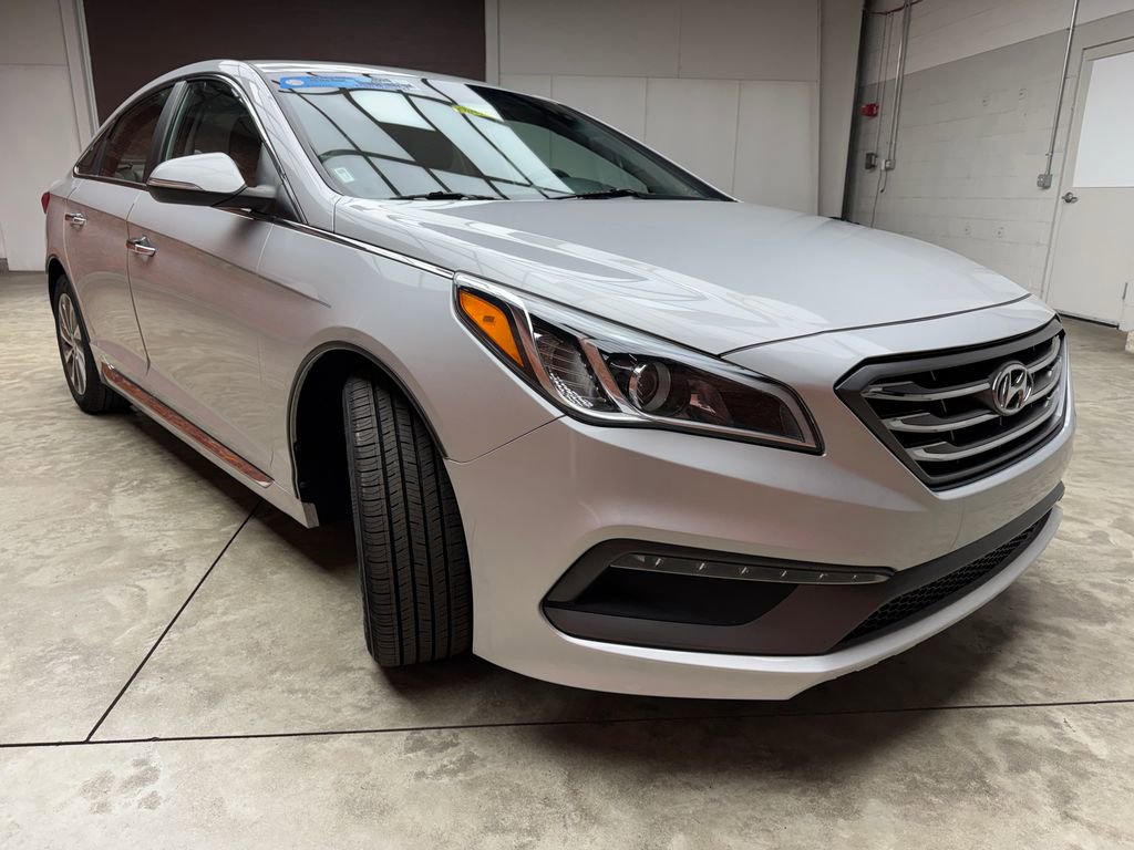 Used 2015 Hyundai Sonata Sport w/ Option Group 03 FWD image 5