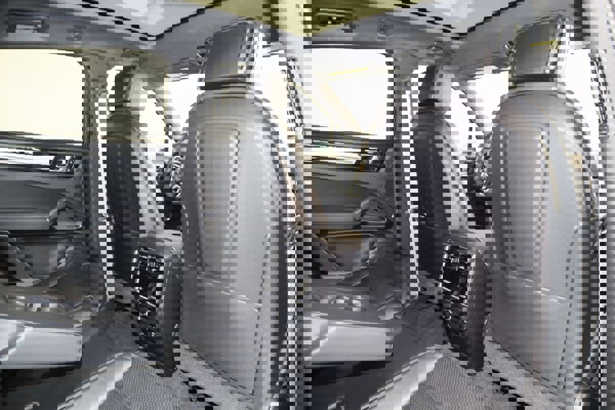 Used 2023 Porsche Cayenne image 19