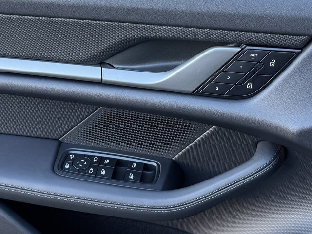 New 2026 Porsche Taycan image 15