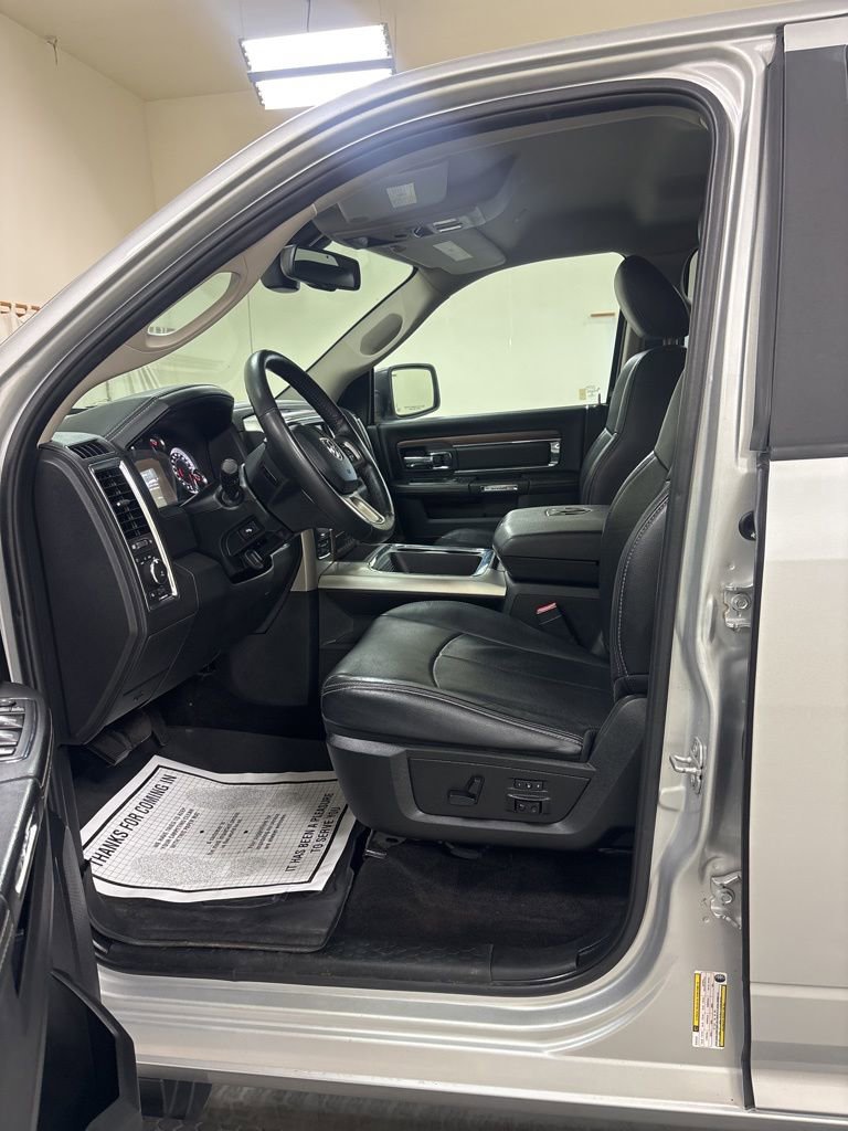 Used 2018 RAM 1500 Laramie w/ Convenience Group AWD/4WD image 10