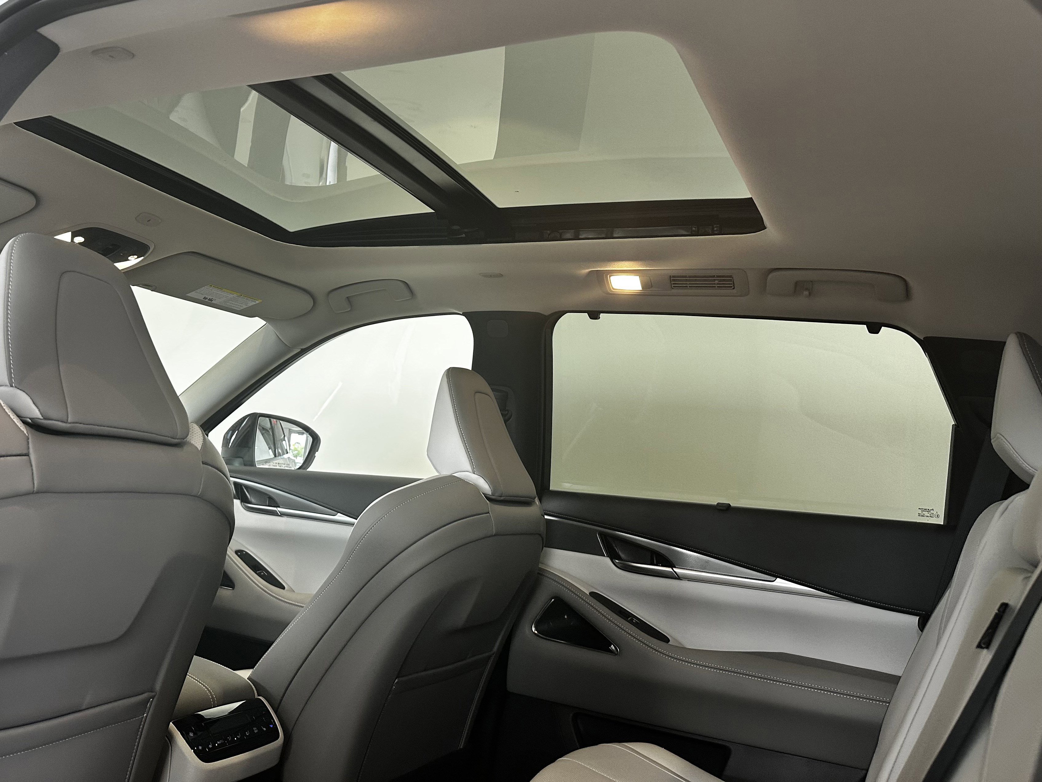 Used 2026 INFINITI QX60 Luxe w/ Cargo Package image 8