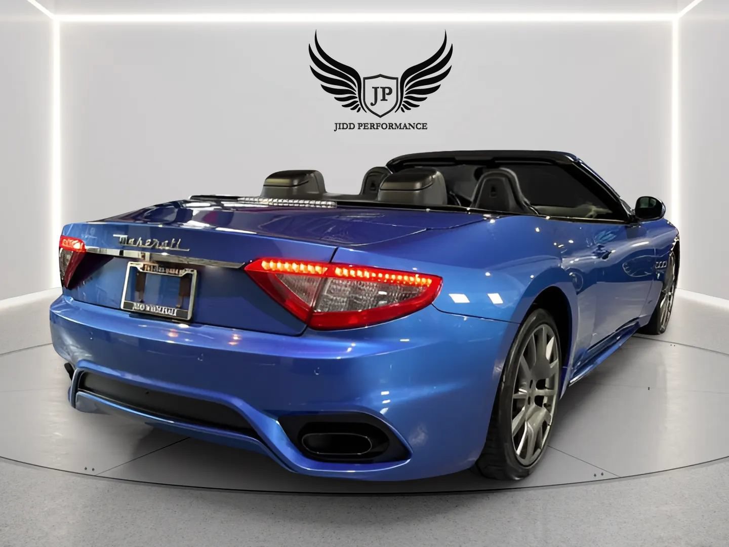 Used 2018 Maserati GranTurismo Sport RWD image 14
