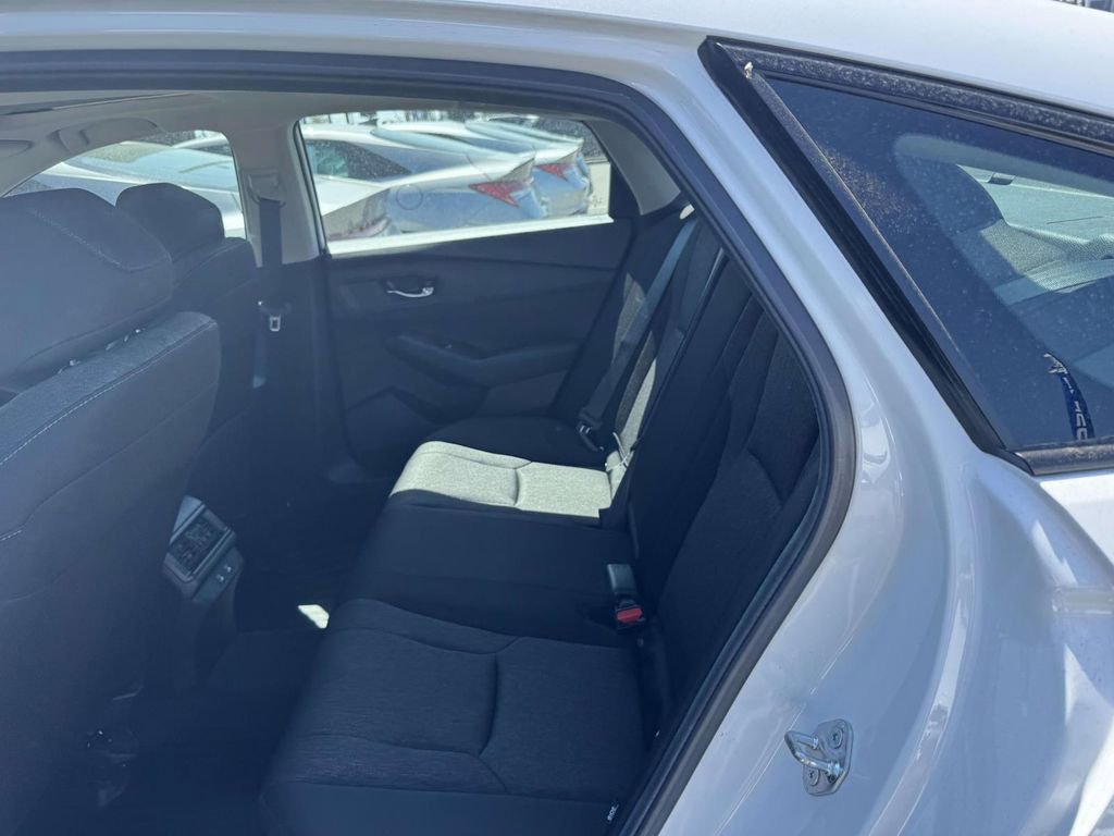 Used 2025 Honda Accord SE image 10
