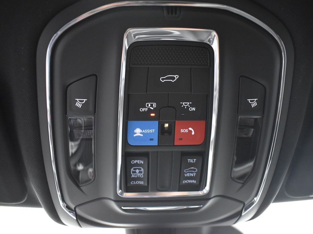 Used 2025 Jeep Grand Cherokee L Altitude image 35