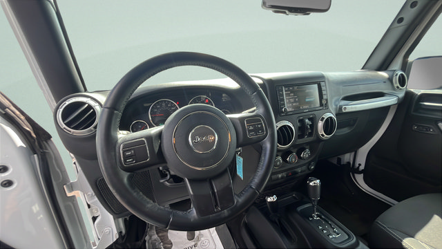 Used 2018 Jeep Wrangler Unlimited Sahara AWD/4WD image 14