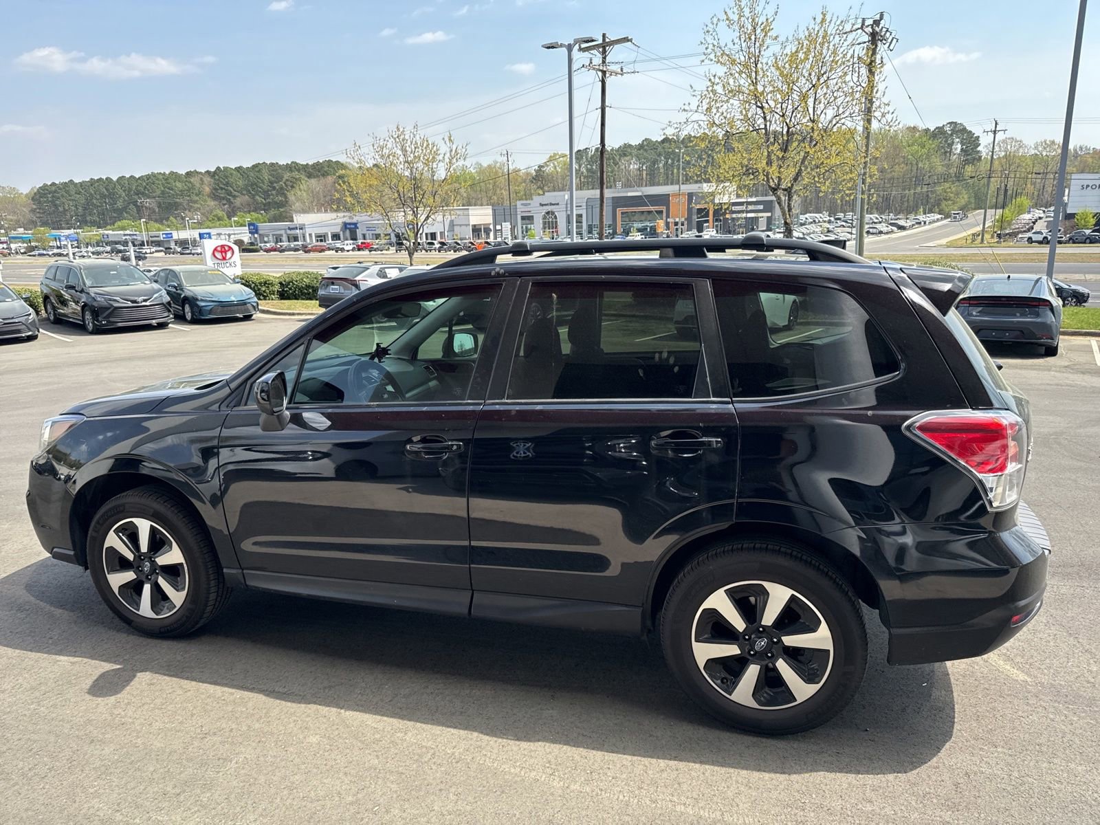 Used 2017 Subaru Forester 2.5i Premium image 8