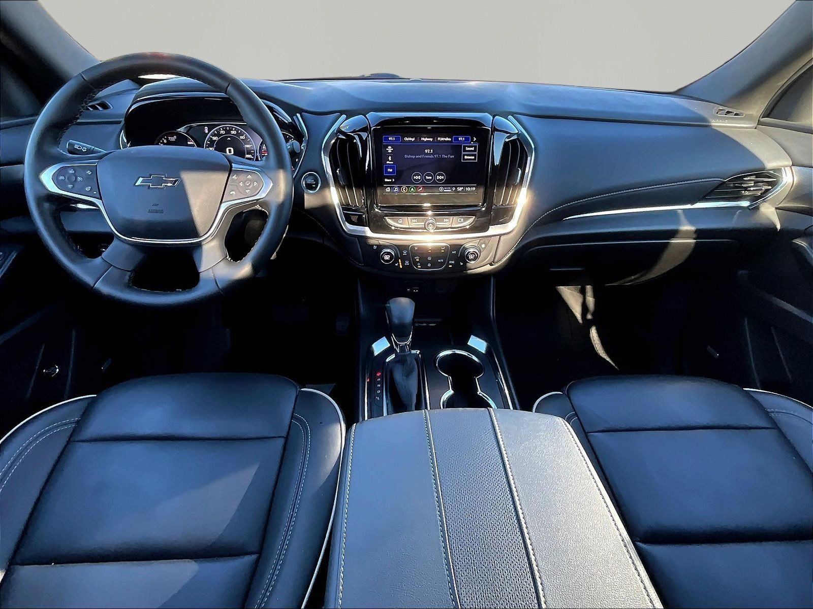 Used 2023 Chevrolet Traverse Premier w/ Redline Edition FWD image 7