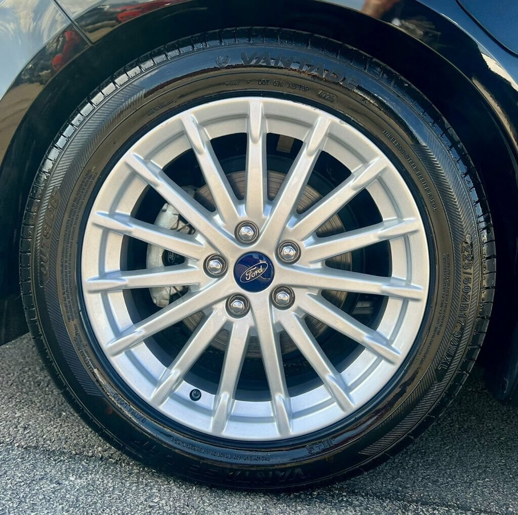 Used 2018 Ford Focus Electric Hatchback FWD image 28
