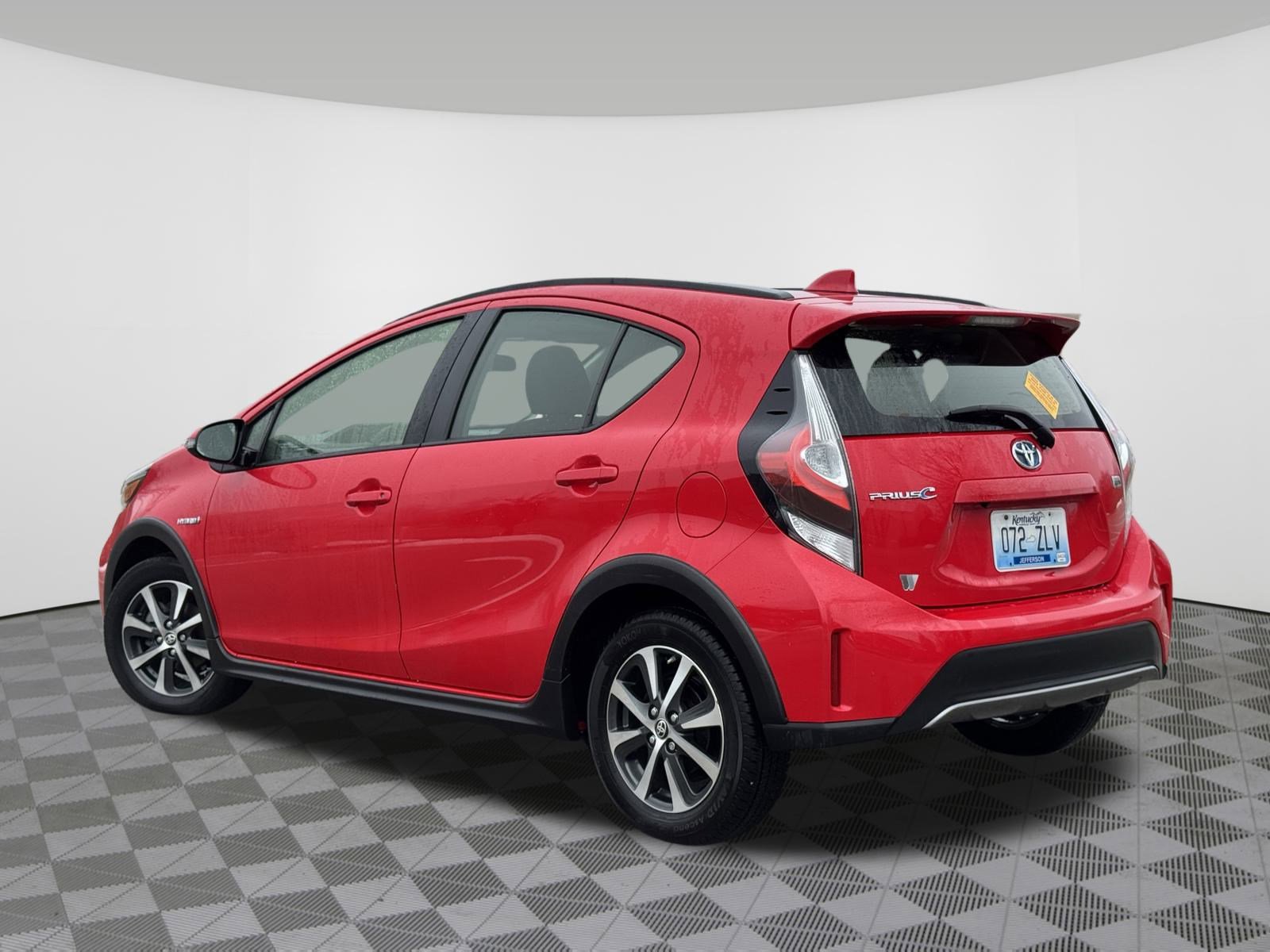 Used 2019 Toyota Prius C image 17