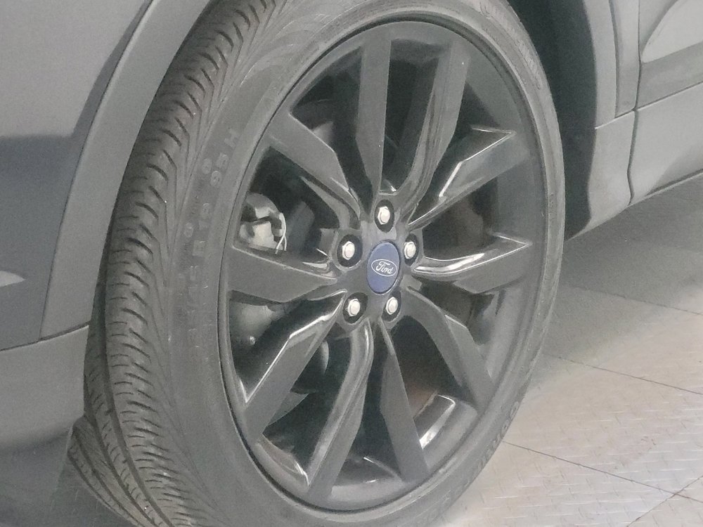 Used 2018 Ford Escape SE w/ SE Sport Appearance Package FWD image 31