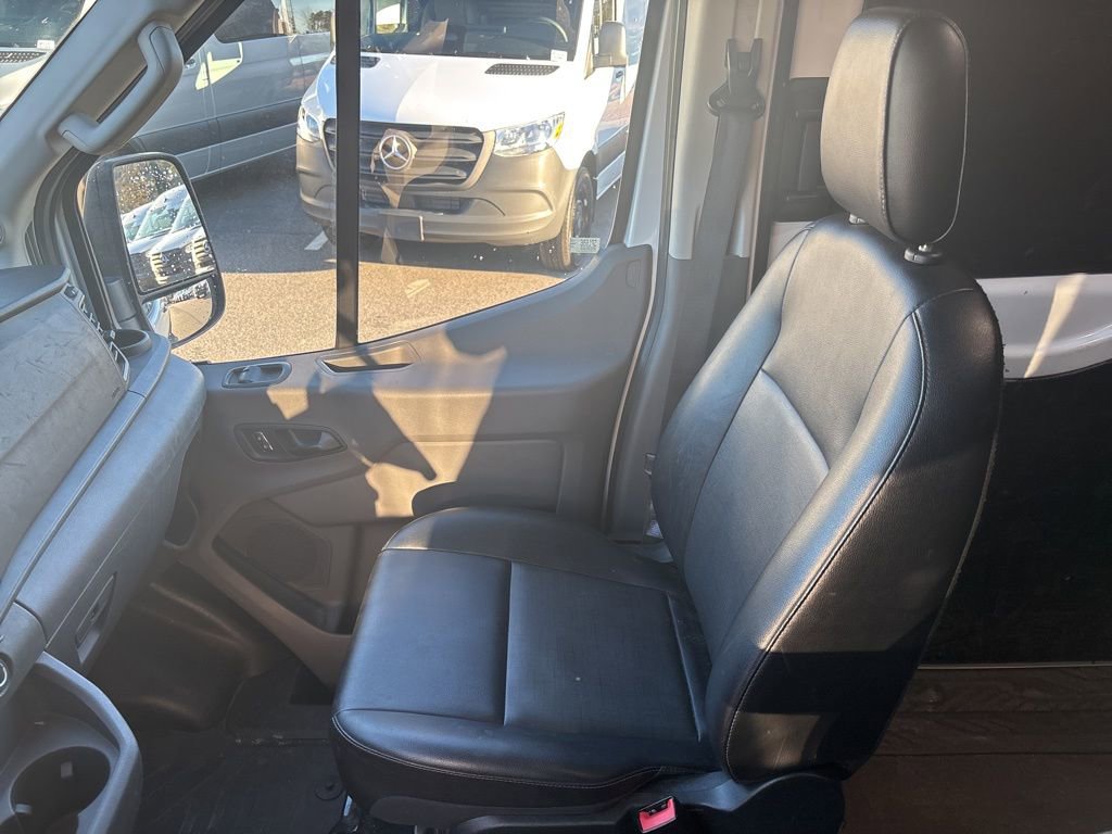 Used 2023 Ford Transit 250 Medium Roof AWD w/ Load Area Protection Package image 31