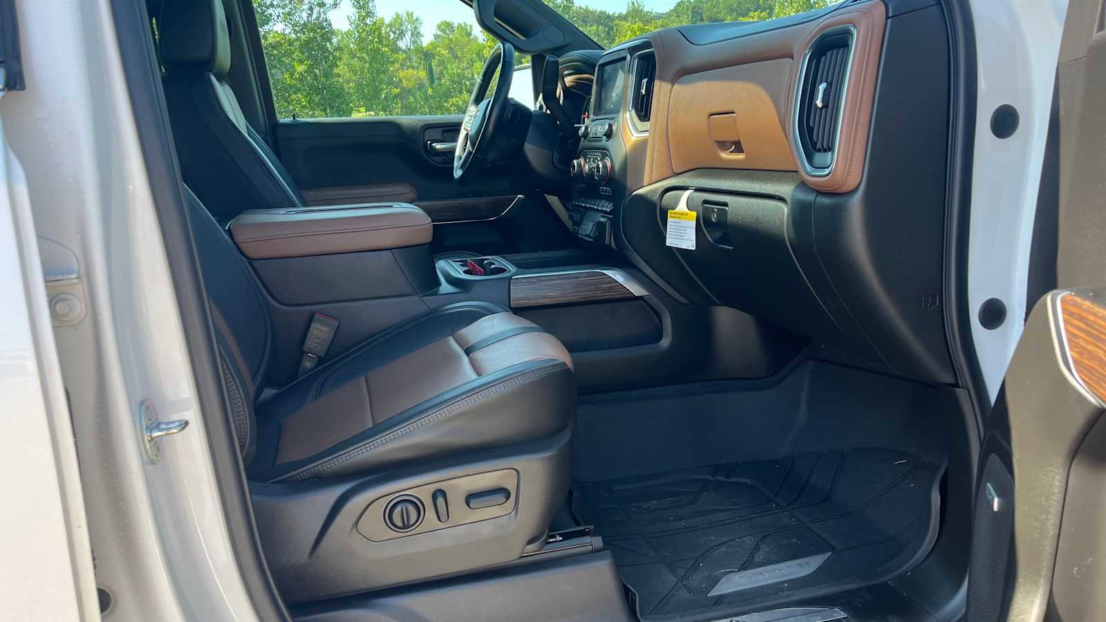 Used 2022 Chevrolet Silverado 1500 High Country image 12