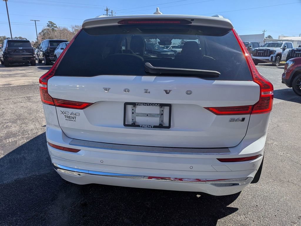 Used 2023 Volvo XC60 B6 Ultimate w/ Climate Package image 4