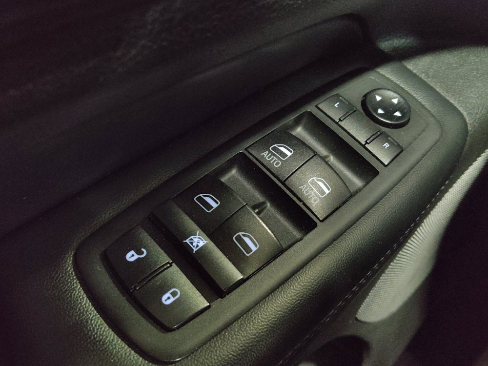 Used 2020 Jeep Grand Cherokee Altitude RWD image 27