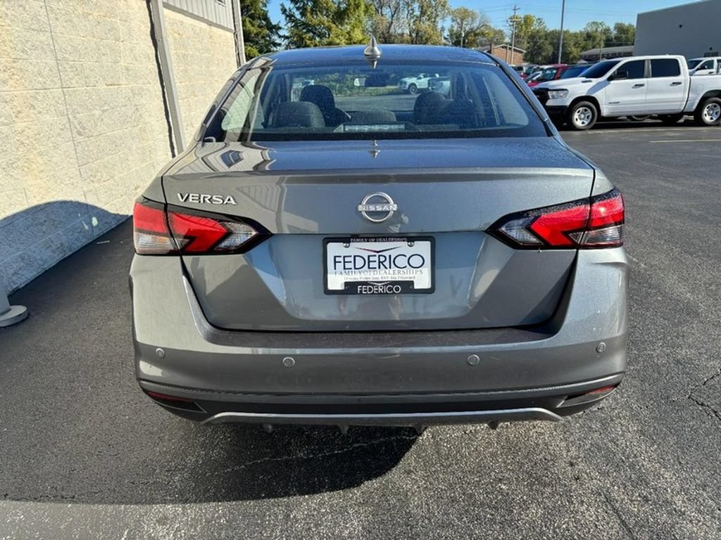 Used 2025 Nissan Versa SV FWD image 4
