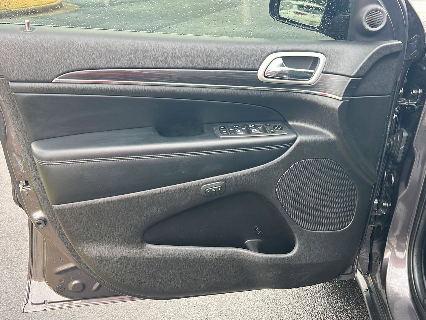 Used 2021 Jeep Grand Cherokee Limited w/ Sun & Sound Group image 16