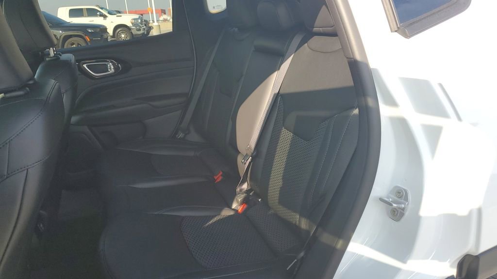 New 2026 Jeep Compass Latitude image 13