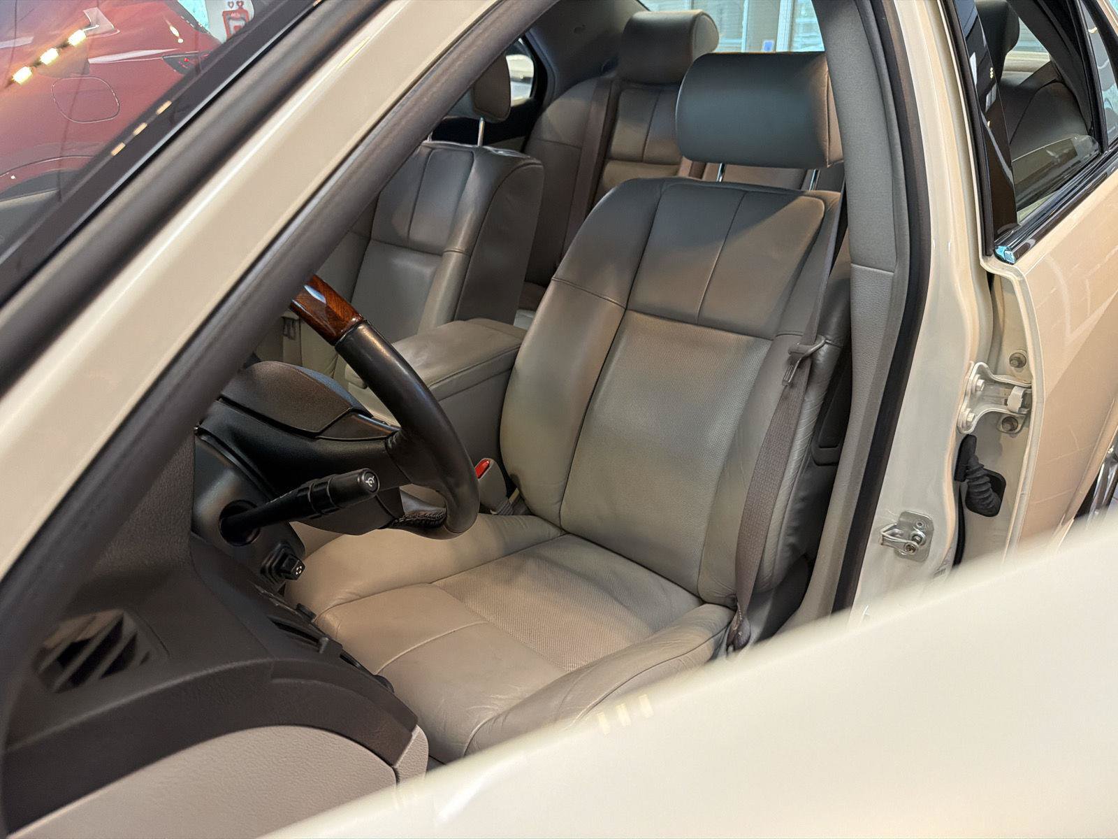 Used 2005 Cadillac STS V8 w/ Preferred Equipment Group AWD/4WD image 15