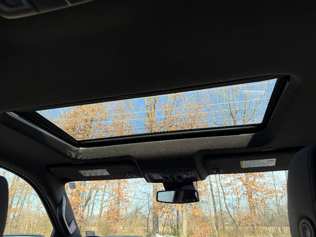 Used 2022 GMC Sierra 1500 AT4 w/ AT4 Premium Package image 5