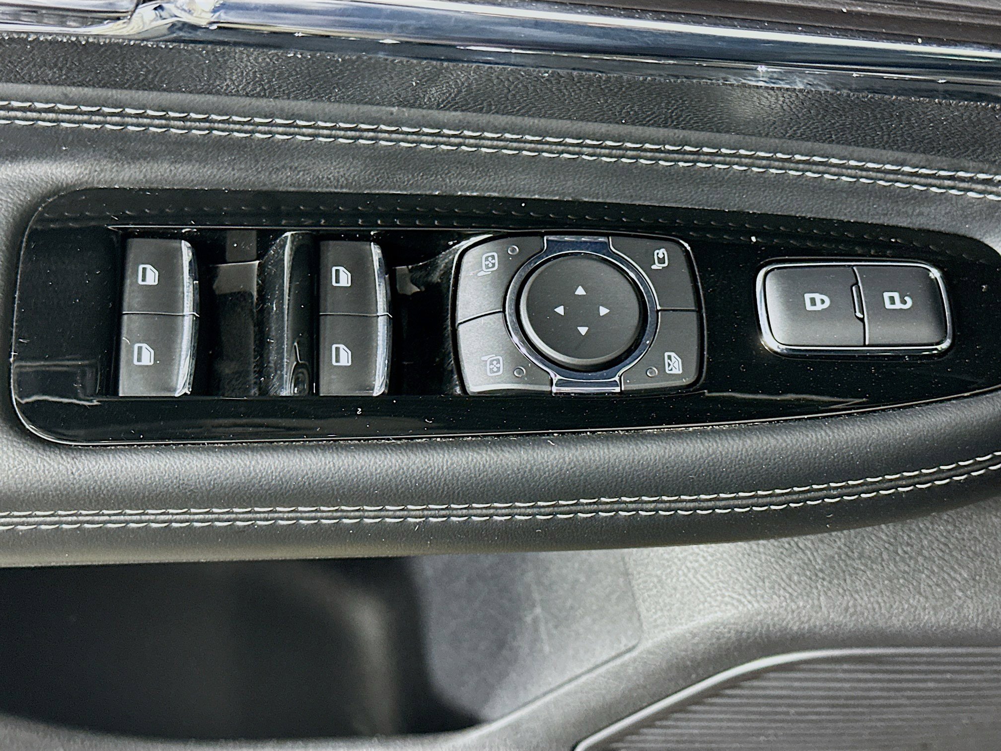 Used 2022 Lincoln Corsair FWD w/ Premium Package image 15