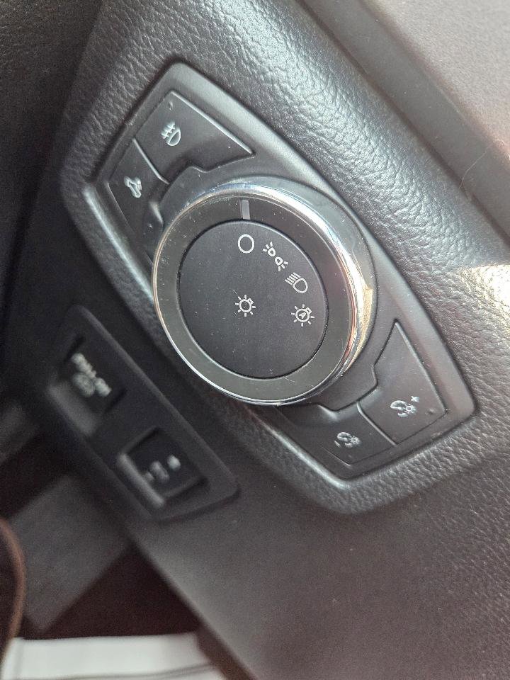 Used 2016 Ford F150 XLT w/ Equipment Group 302A Luxury image 22