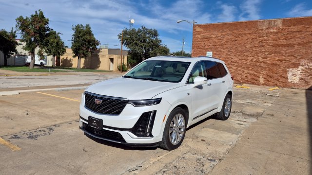Used 2020 Cadillac XT6 Premium Luxury FWD image 3
