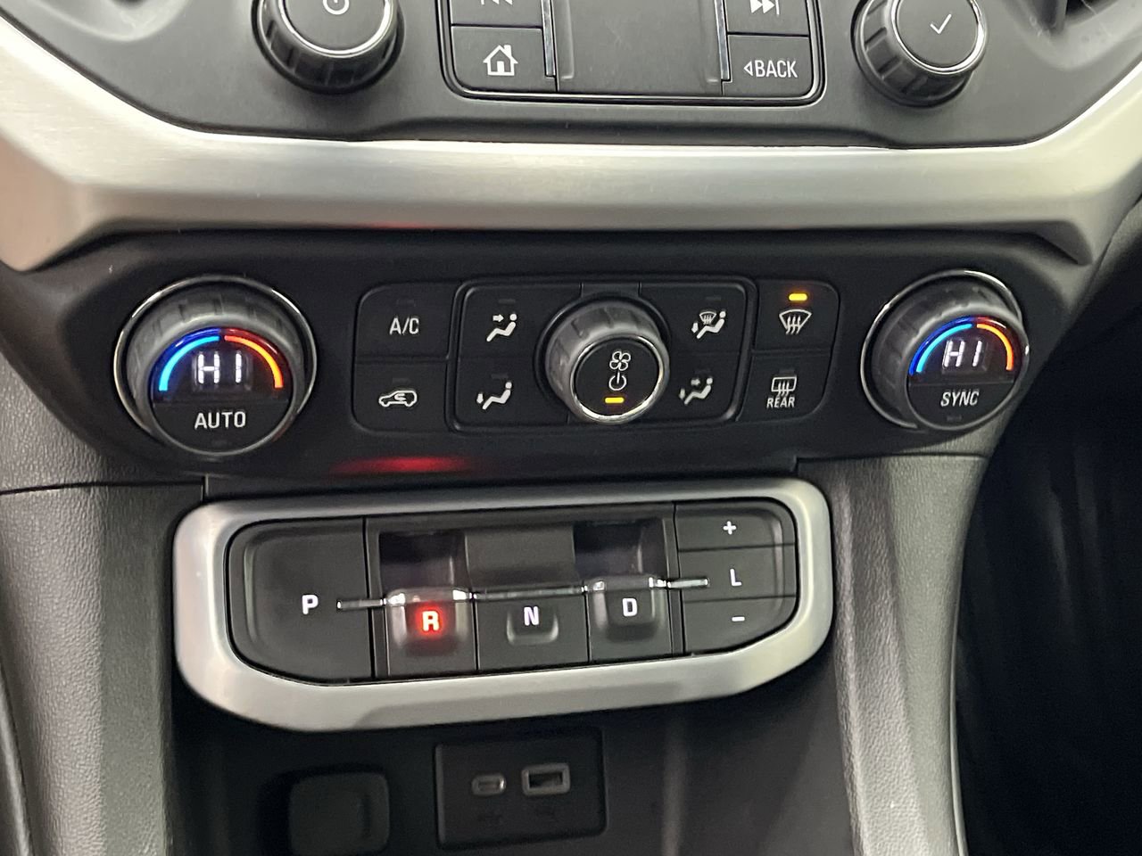 Certified 2022 GMC Acadia SLE AWD/4WD image 22