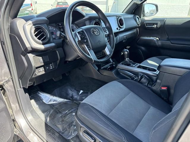 Used 2021 Toyota Tacoma TRD Off-Road w/ Technology Package image 11