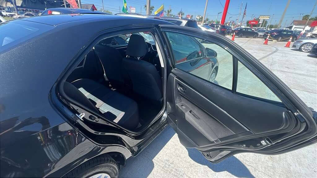 Used 2019 Toyota Corolla LE FWD image 12
