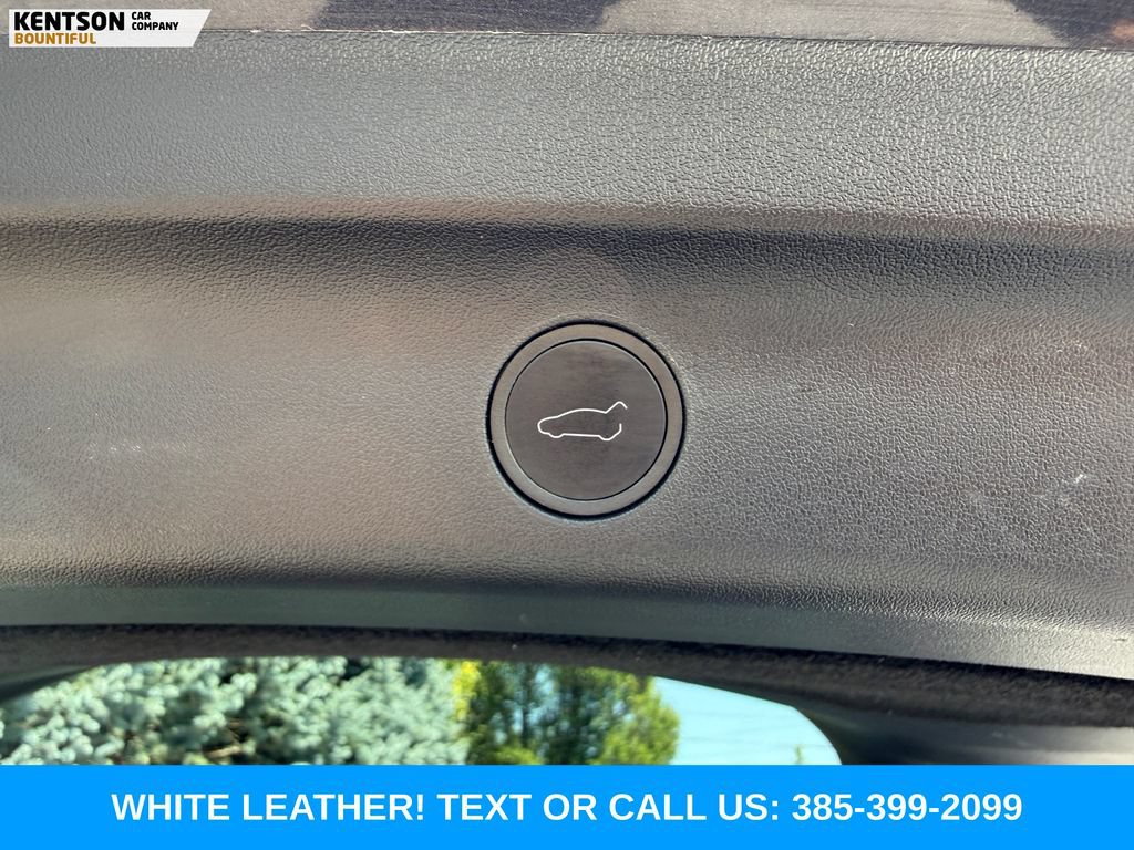 Used 2024 Tesla Model Y Long Range AWD/4WD image 31