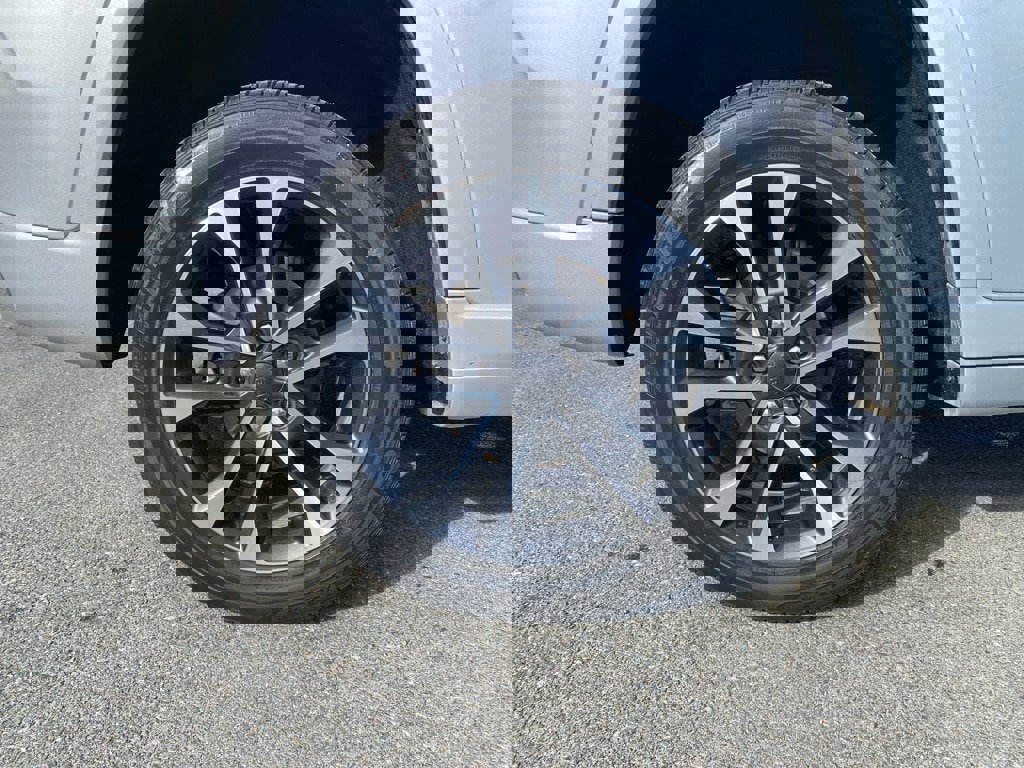 Used 2022 Jeep Grand Cherokee Overland image 3