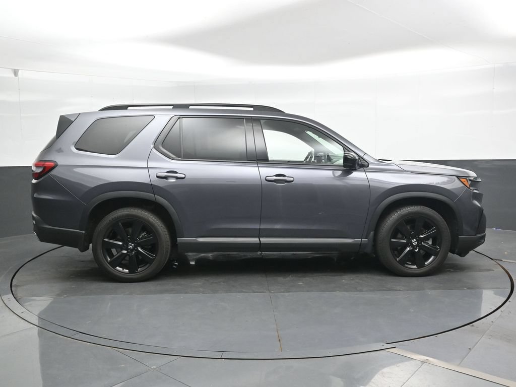 Used 2025 Honda Pilot Black Edition image 3