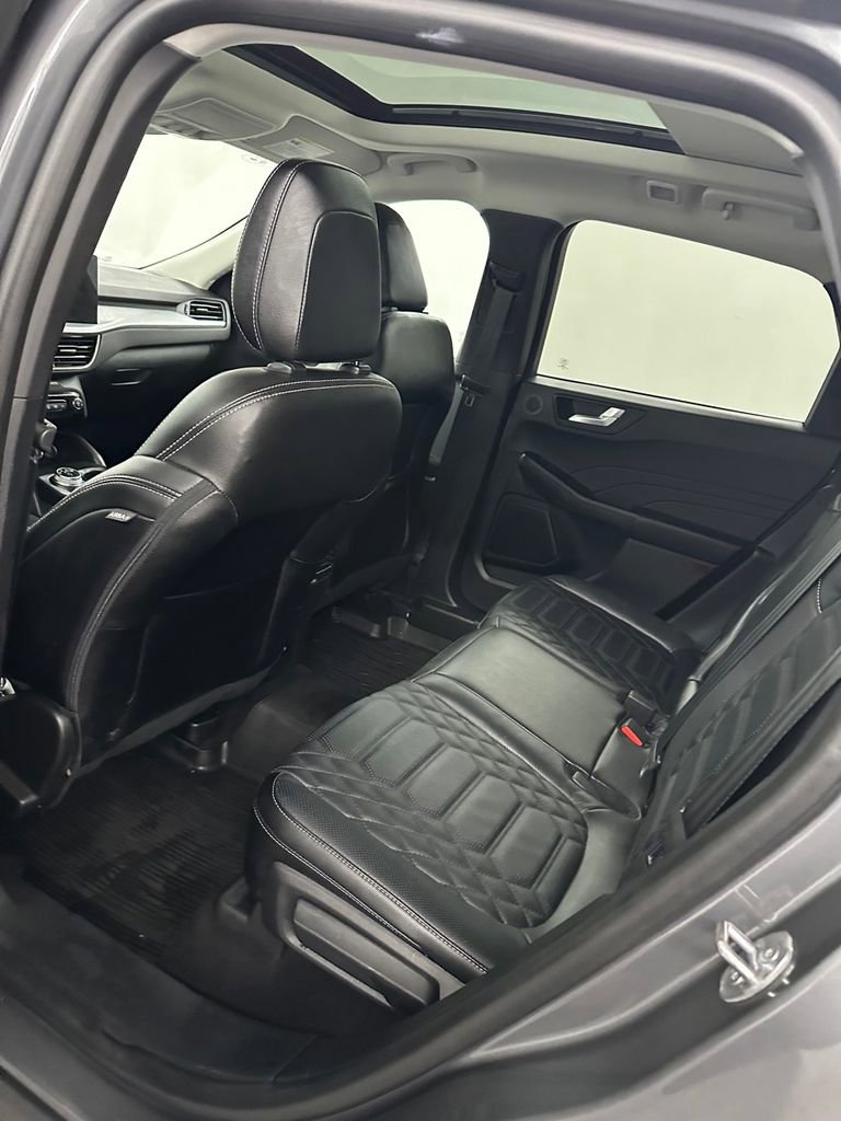 Used 2023 Ford Escape Platinum w/ Premium Technology Package image 28