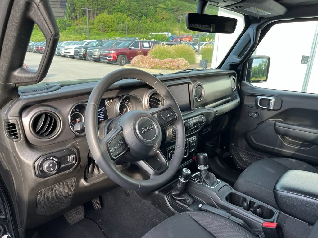 Used 2023 Jeep Gladiator Sport AWD/4WD image 6